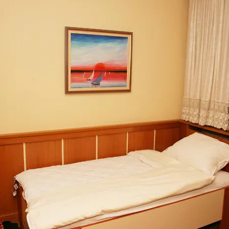 Nana Motel