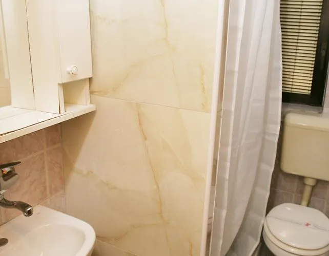 Nana 2* 巴尼西卢卡